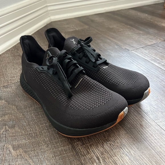Flux Adapt Runner - Black | M9 W10.5. - Like New - Picture 2 of 6